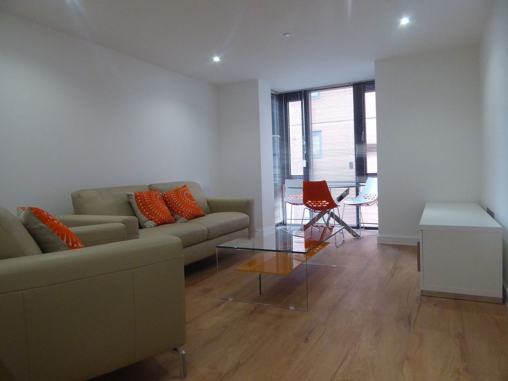 Property photo 3 of 8 Reception