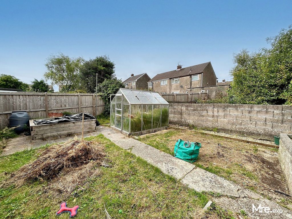 Property photo 2 of 25