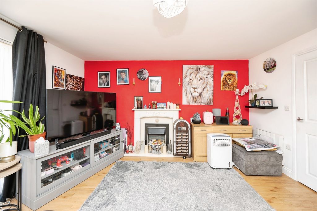 Property photo 3 of 15