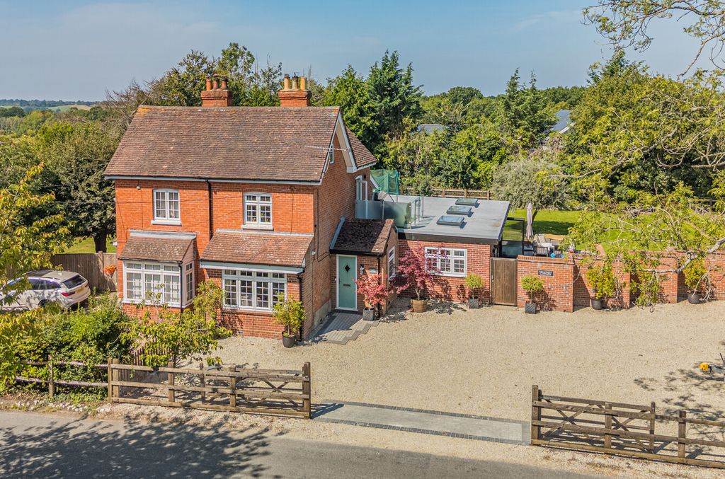 Property photo 1 of 18 1339637-2-689A261...