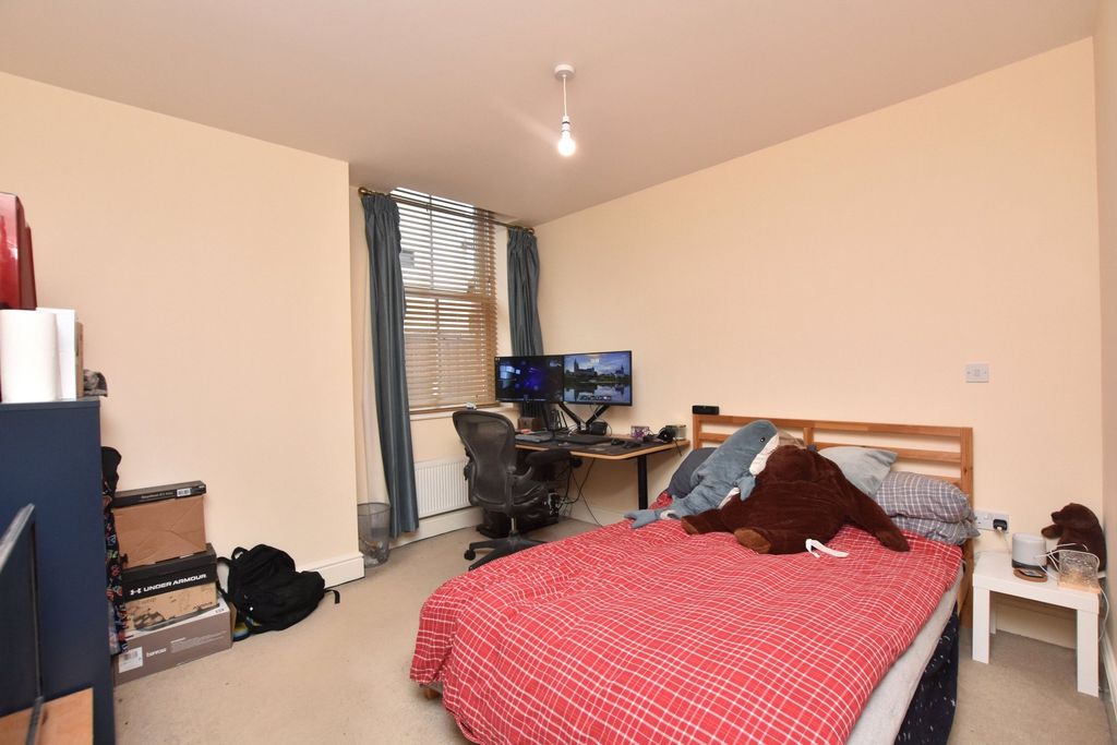 Property photo 3 of 8 Bedroom