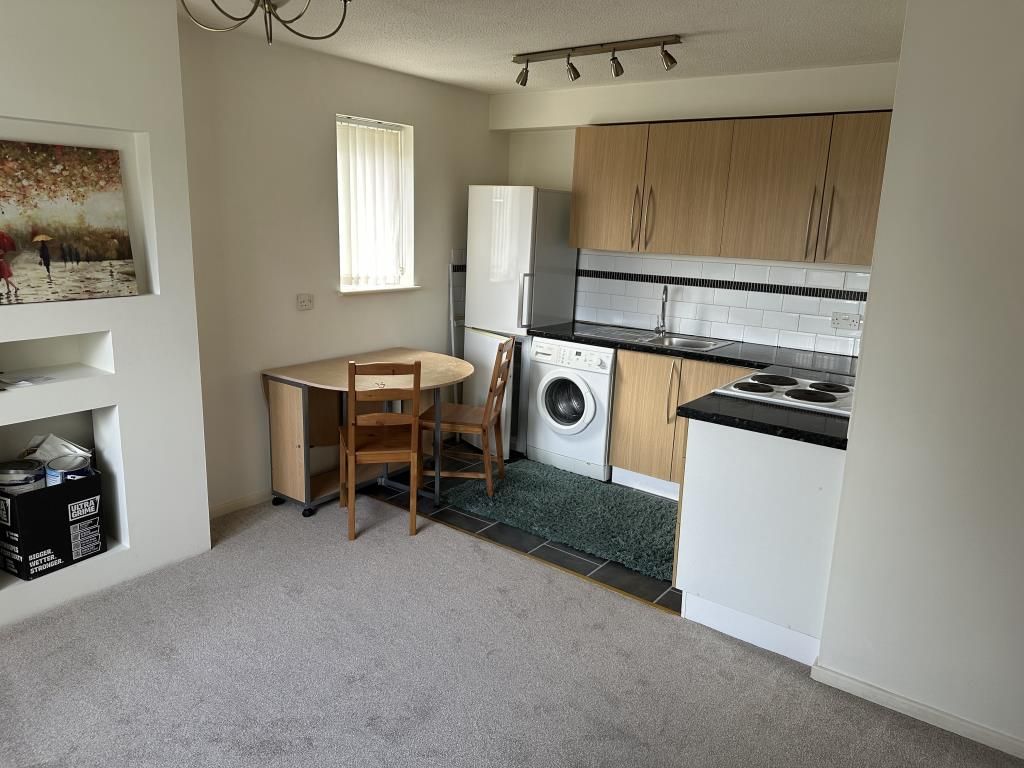 Property photo 2 of 7 Kitchen