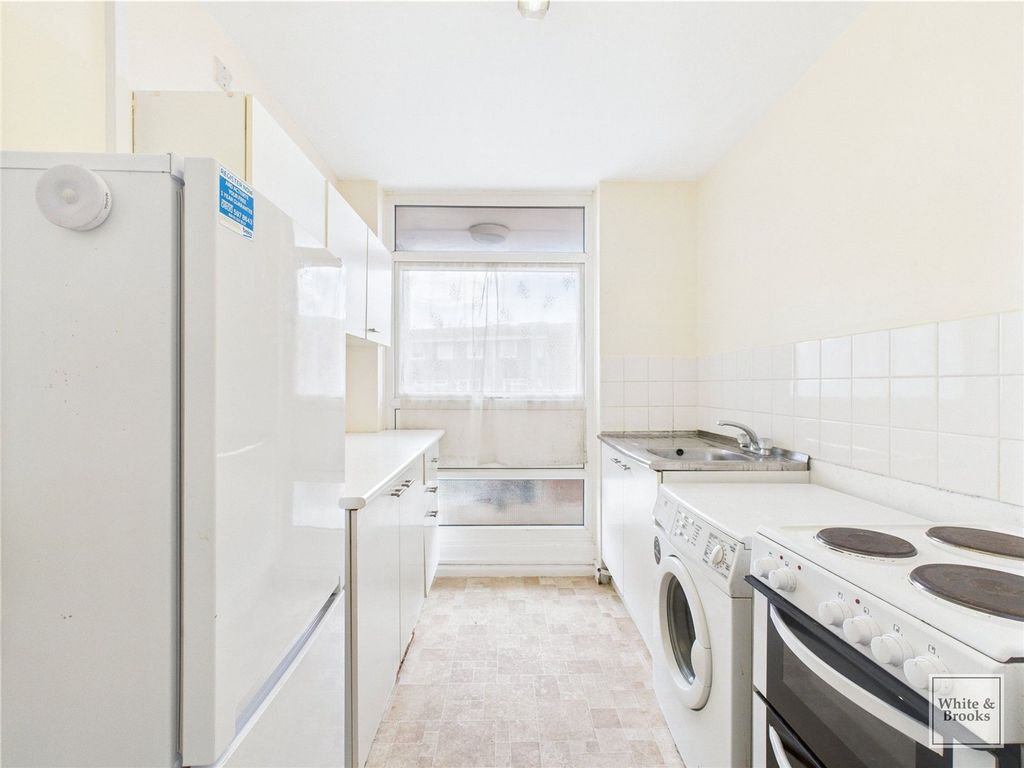 Property photo 3 of 9 Kitchen