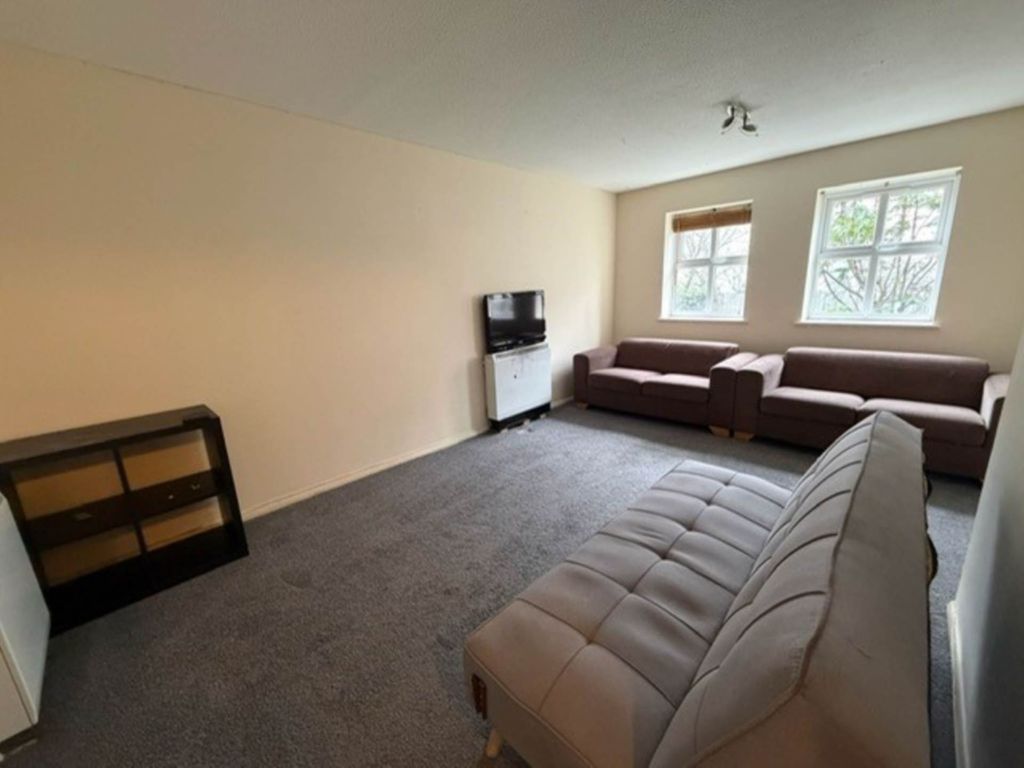 Property photo 2 of 3