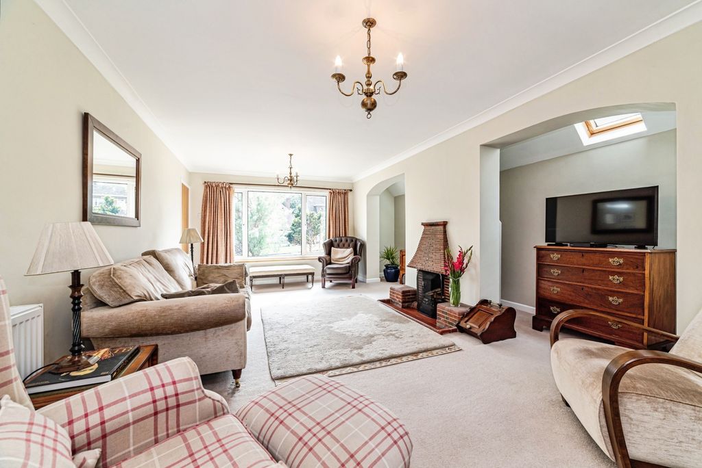 Property photo 2 of 19 Pbox-Img.Jpg