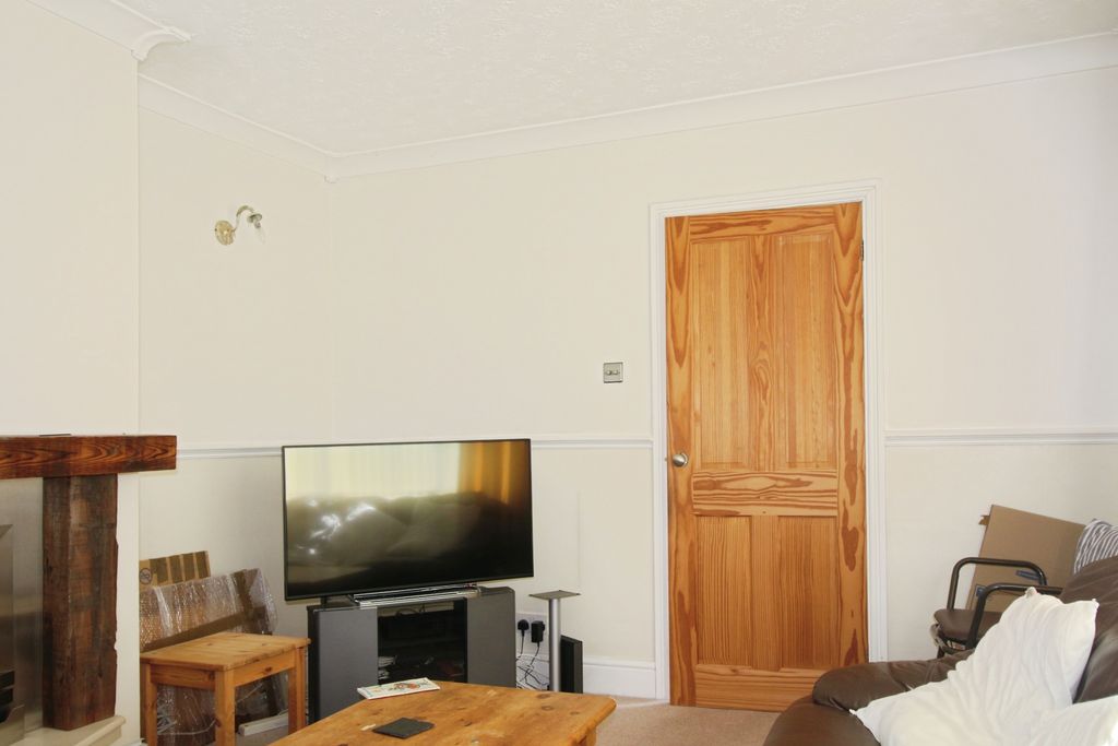 Property photo 3 of 14 Lounge