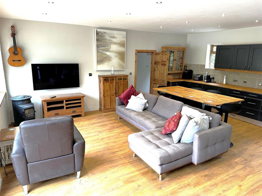 Property photo 2 of 14 Lounge 2.Jpg