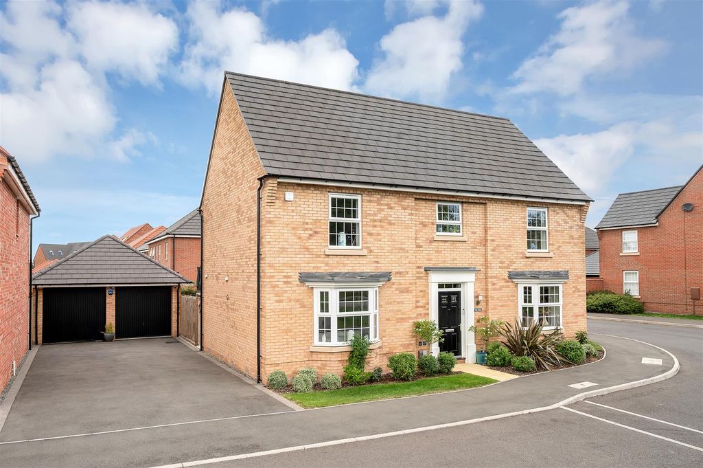 Property photo 1 of 36 16 Penson Gardens Web Ph-7.Jpg