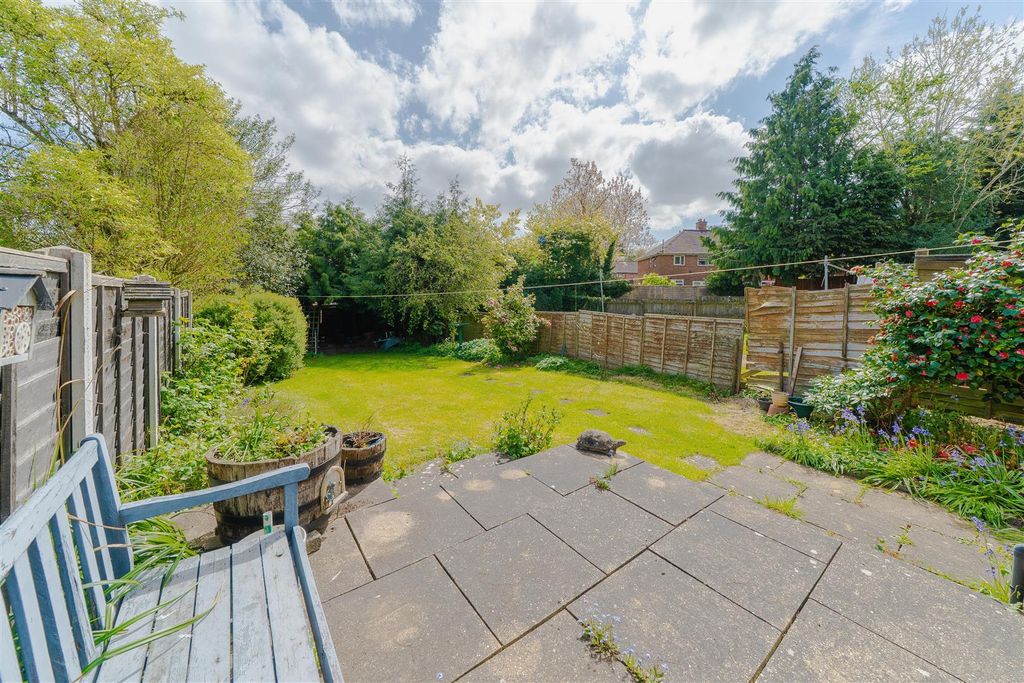 Property photo 2 of 21 Garden