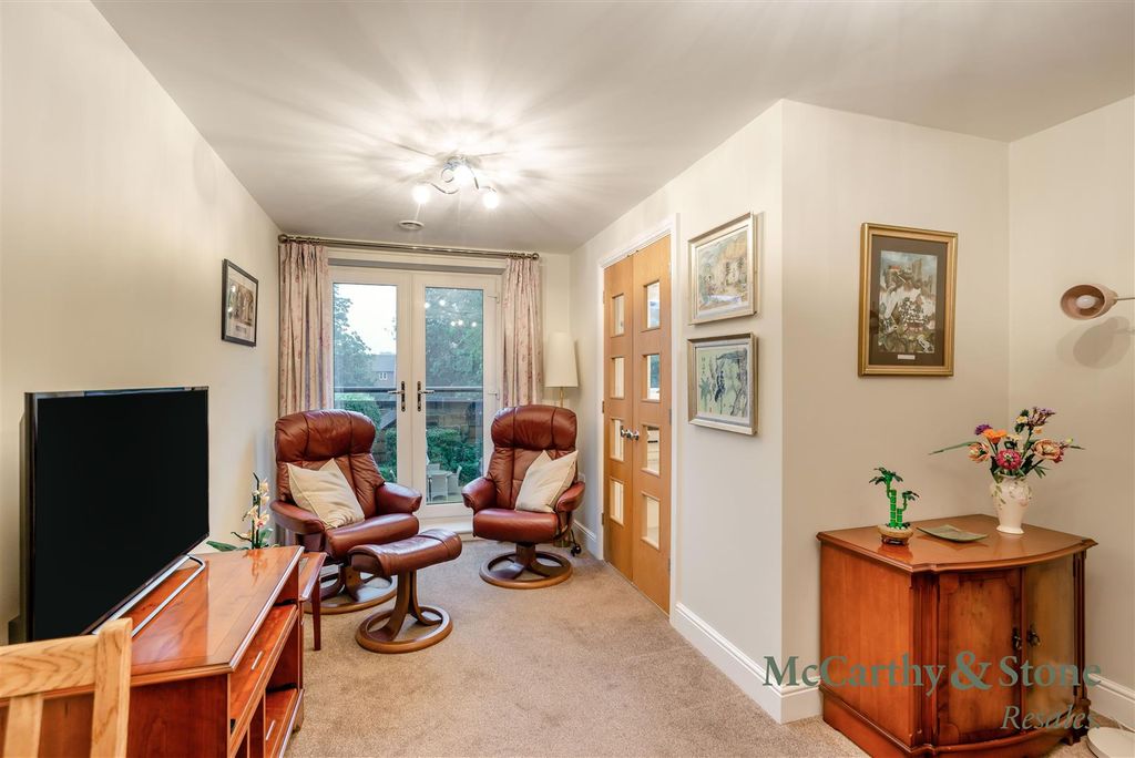 Property photo 3 of 22 8702743-Interior07.Jpg