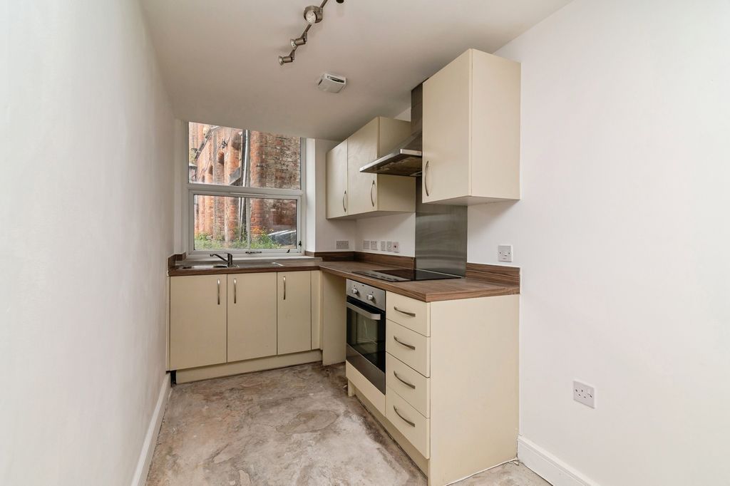 Property photo 3 of 14 Photo