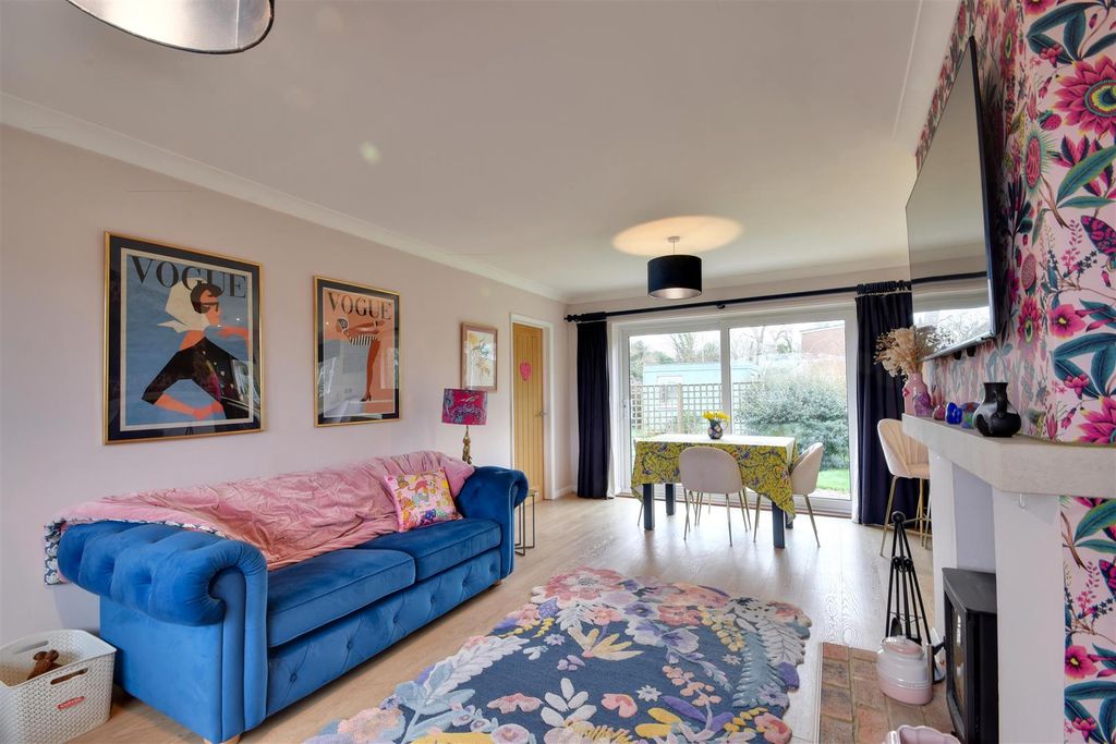 Property photo 3 of 19