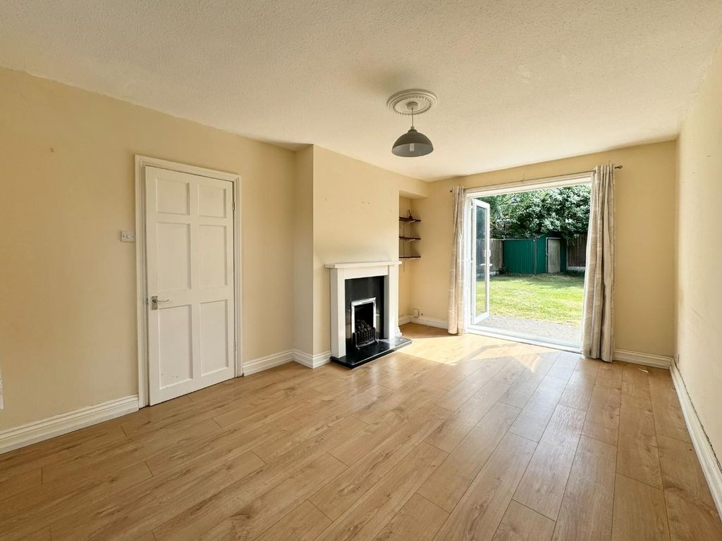 Property photo 2 of 25