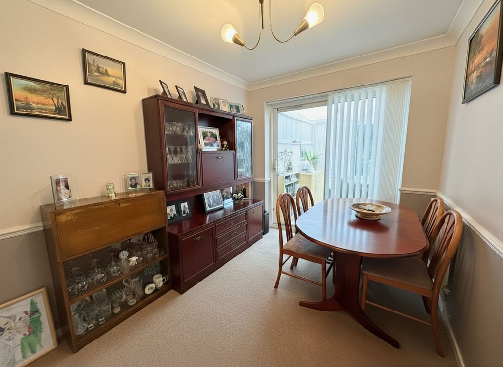 Property photo 3 of 11 Dining Room