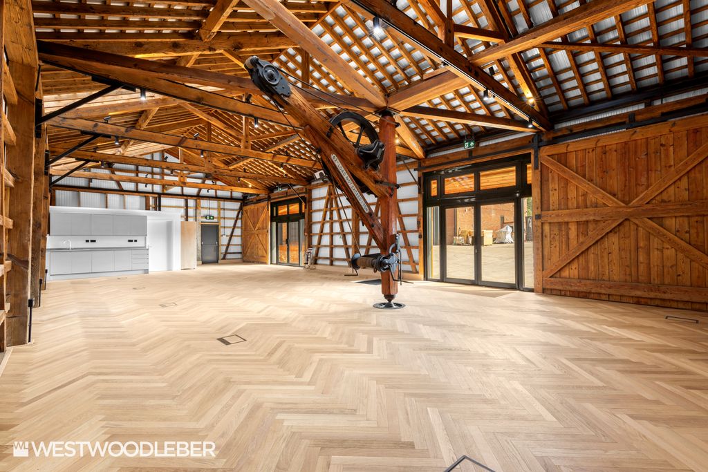 Property photo 1 of 16 Loadingshed_12