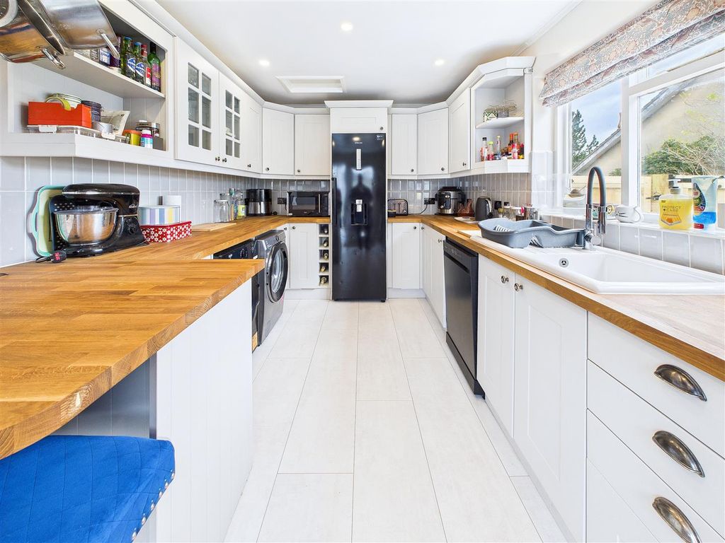 Property photo 3 of 26