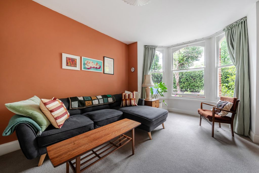 Property photo 2 of 19 1515531-1-1A08628...