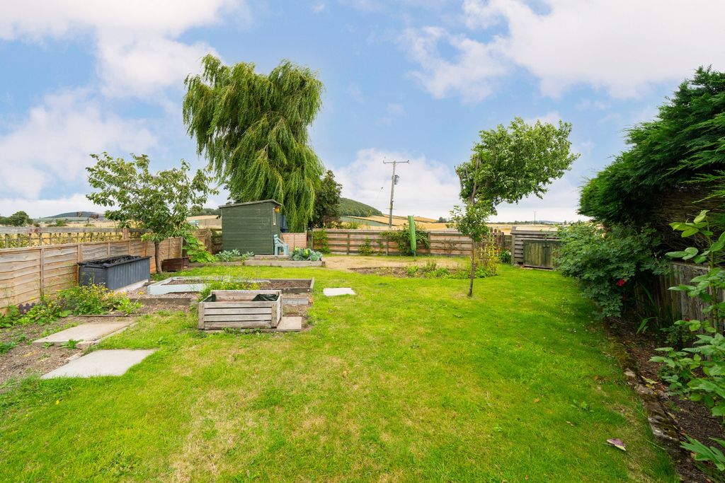 Property photo 3 of 27 Photo 7