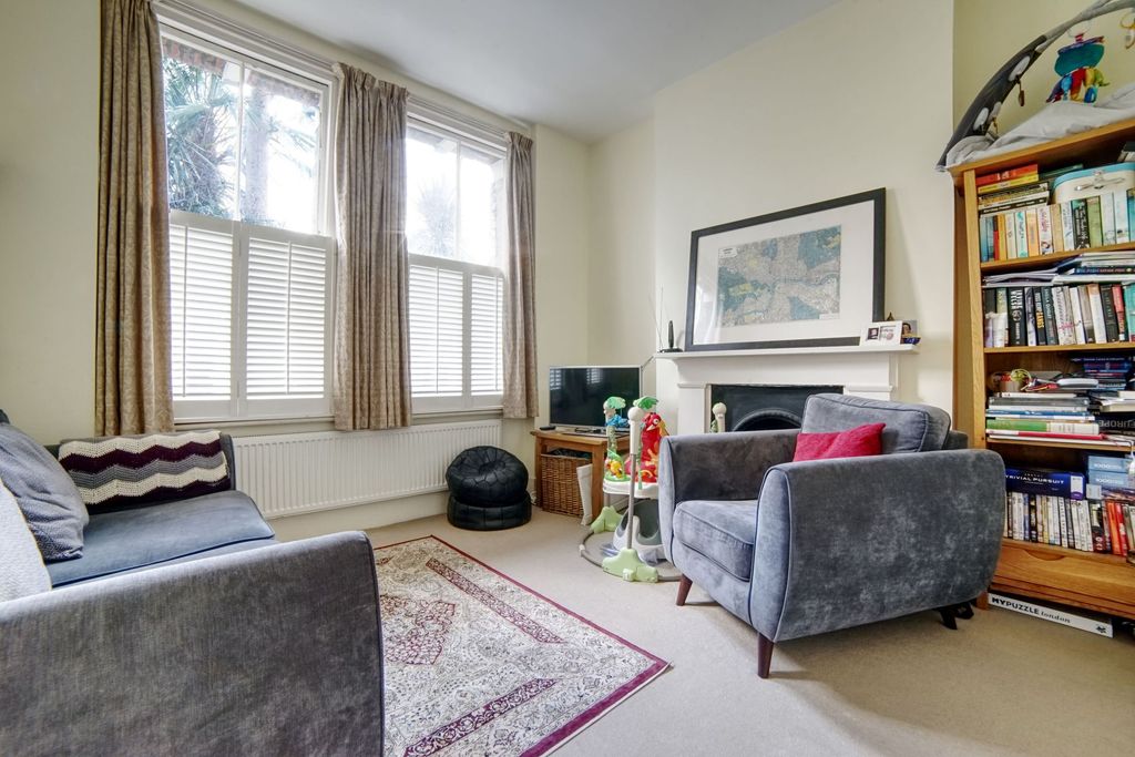 Property photo 2 of 8