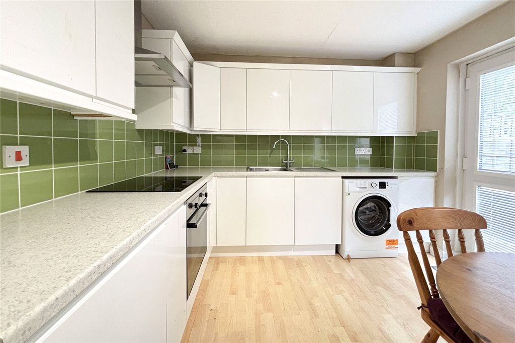 Property photo 2 of 19 Picture No. 09