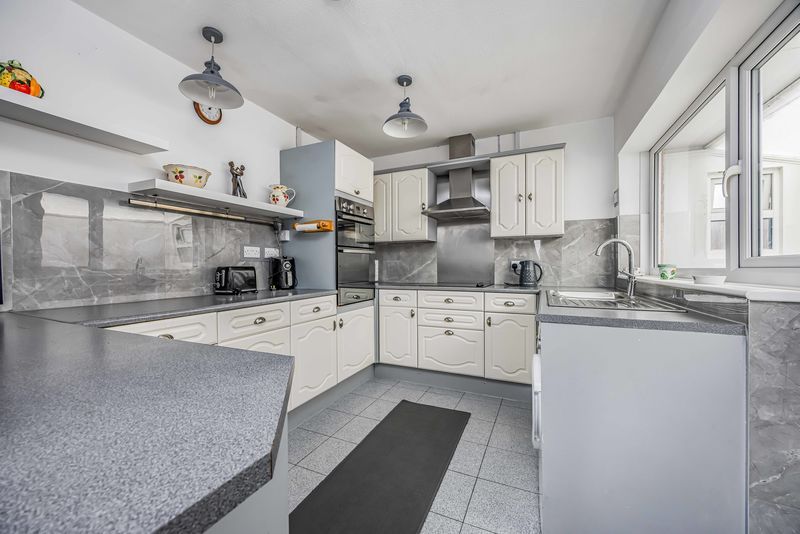 Property photo 2 of 25 Photo 23