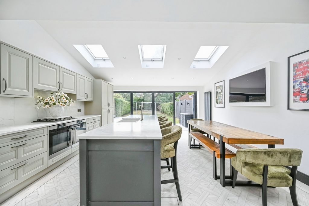Property photo 2 of 21 Pbox-Img.Jpg