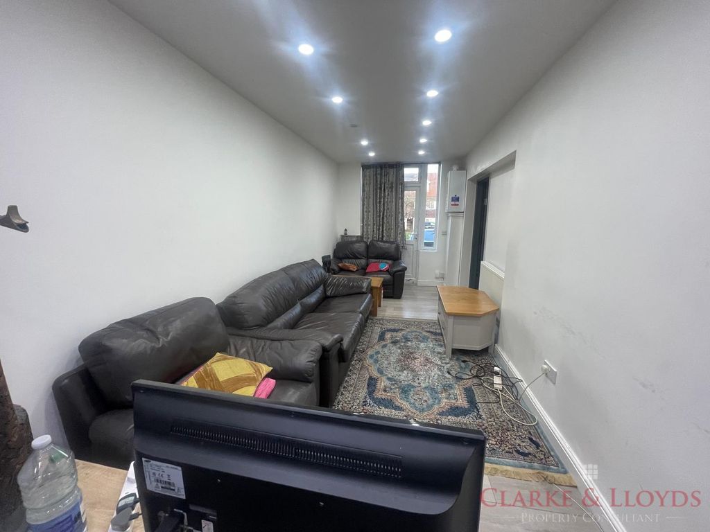 Property photo 2 of 12 Gallery