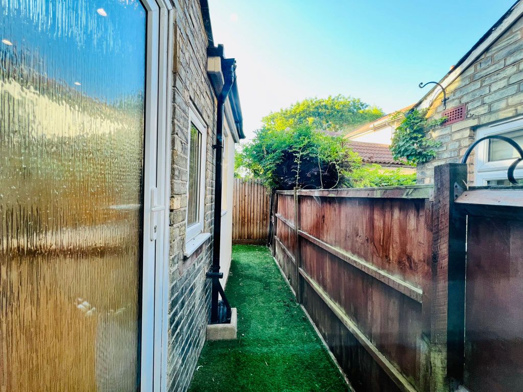 Property photo 1 of 11 Photo 0