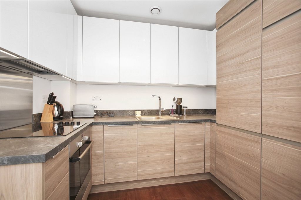 Property photo 3 of 19 Picture No. 15