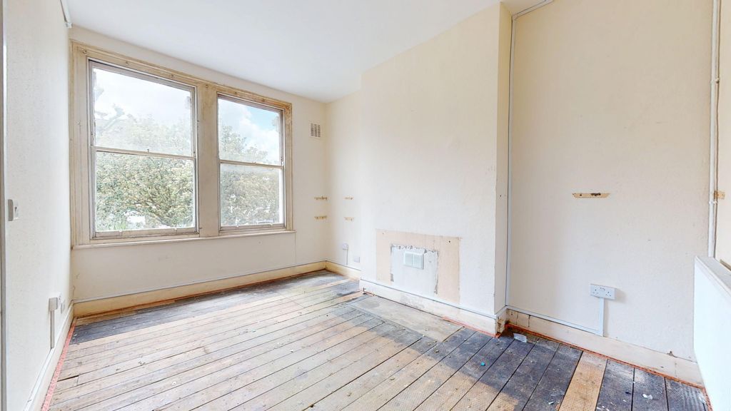 Property photo 3 of 15 Flat 130B, Highlever Road, North Kensington, London, W10 6Pj