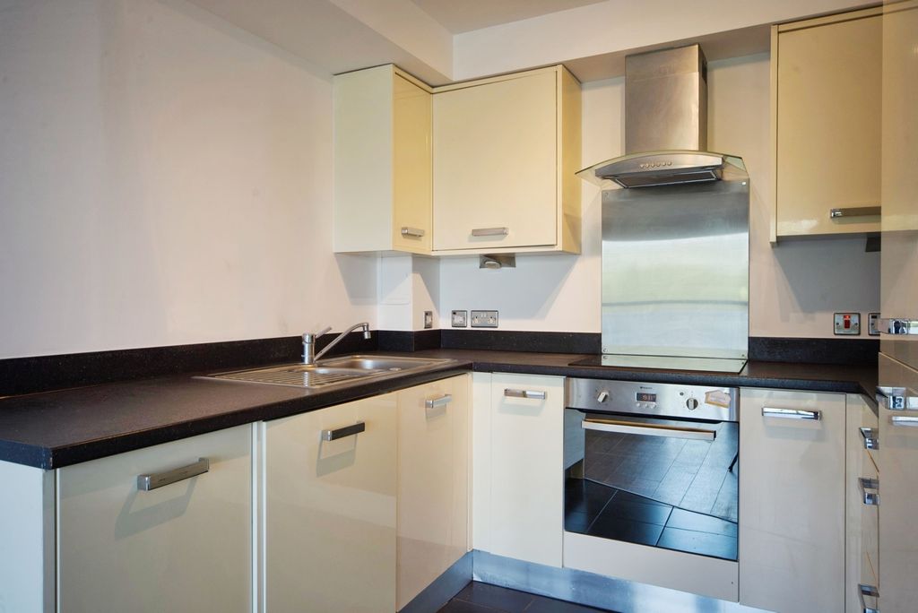 Property photo 2 of 17 Photo