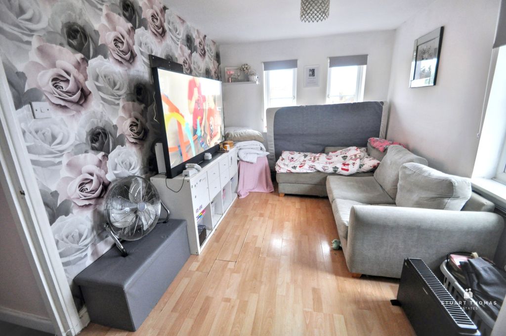 Property photo 3 of 7 Dsc_0686 - Copy (2)