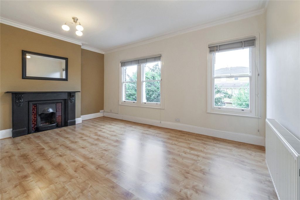 Property photo 3 of 13
