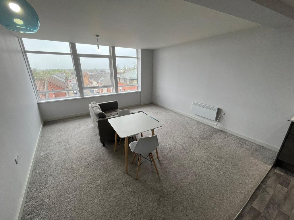 Property photo 3 of 7 Lounge