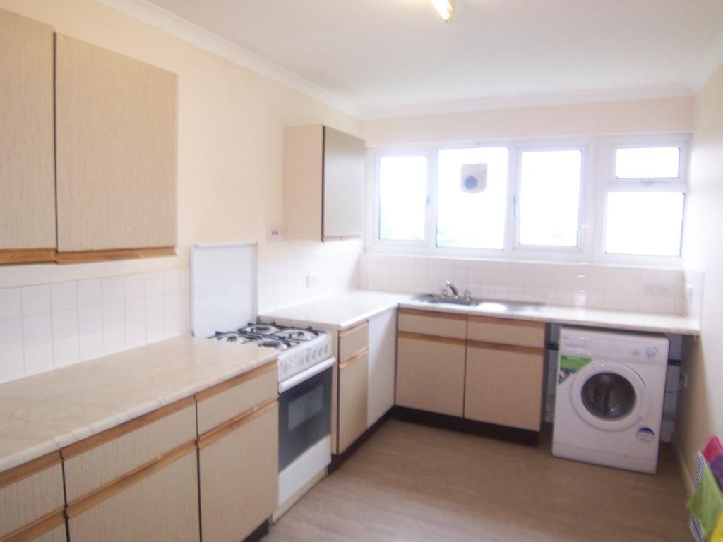 Property photo 3 of 7 Kitchen