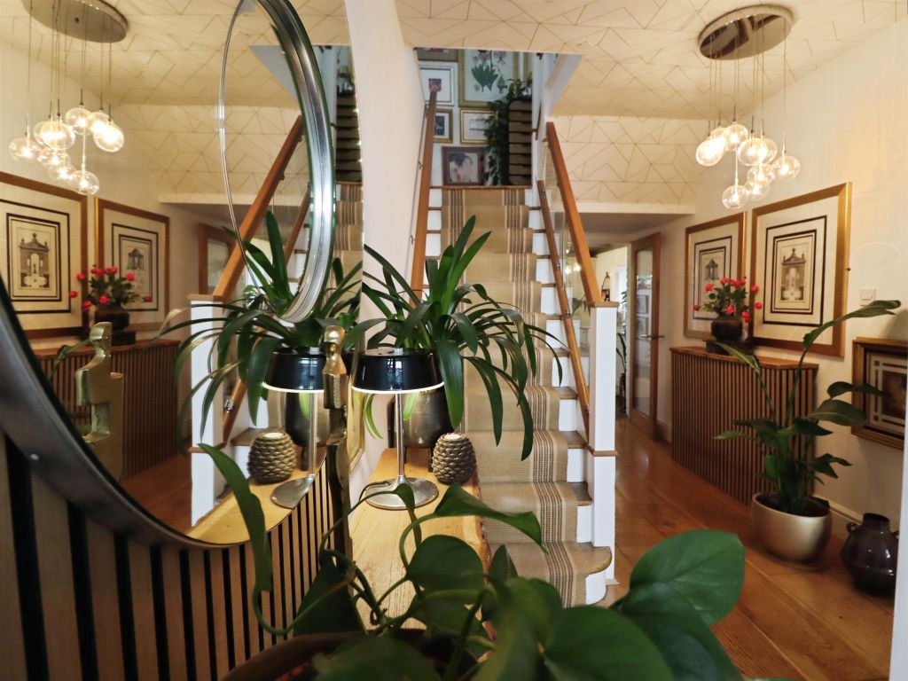 Property photo 3 of 21