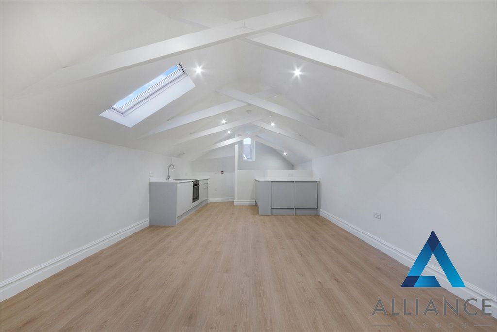 Property photo 1 of 10 Picture No. 12