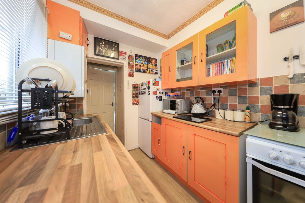 Property photo 3 of 17