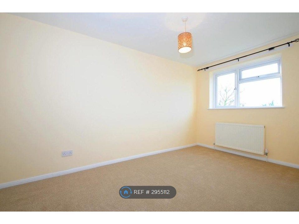 Property photo 3 of 8 Bedroom