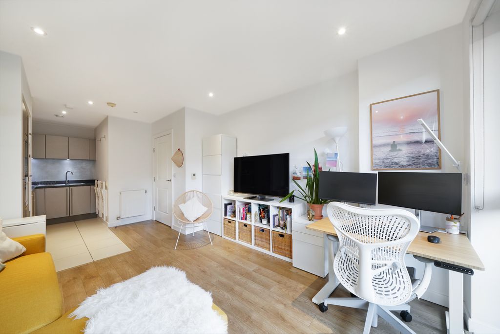 Property photo 3 of 11