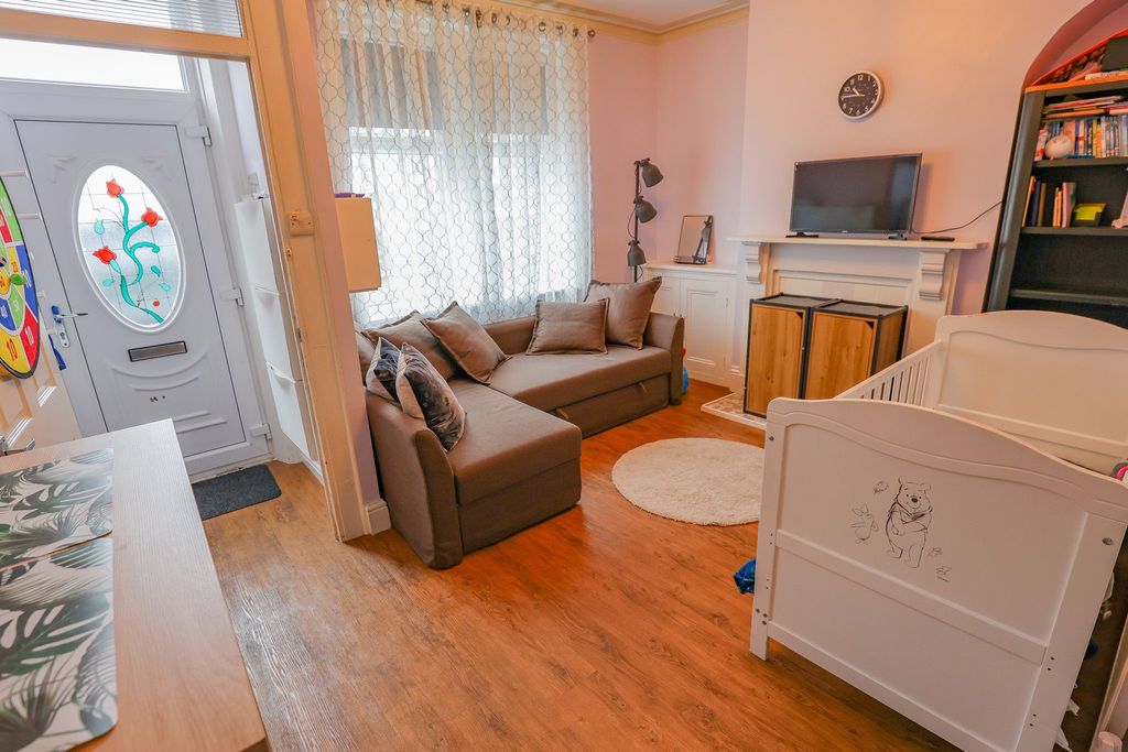 Property photo 2 of 11