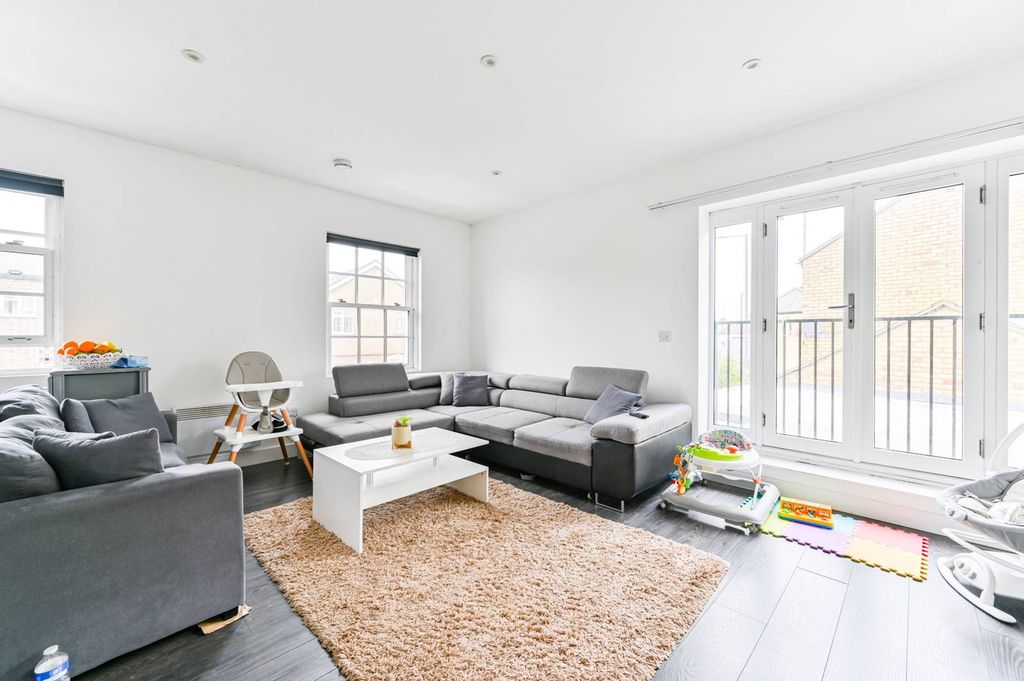 Property photo 1 of 12