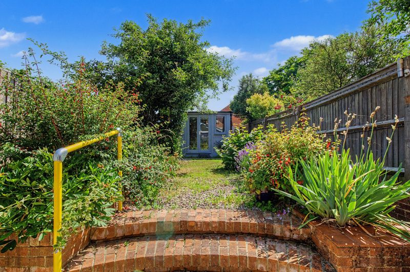 Property photo 3 of 19 Garden