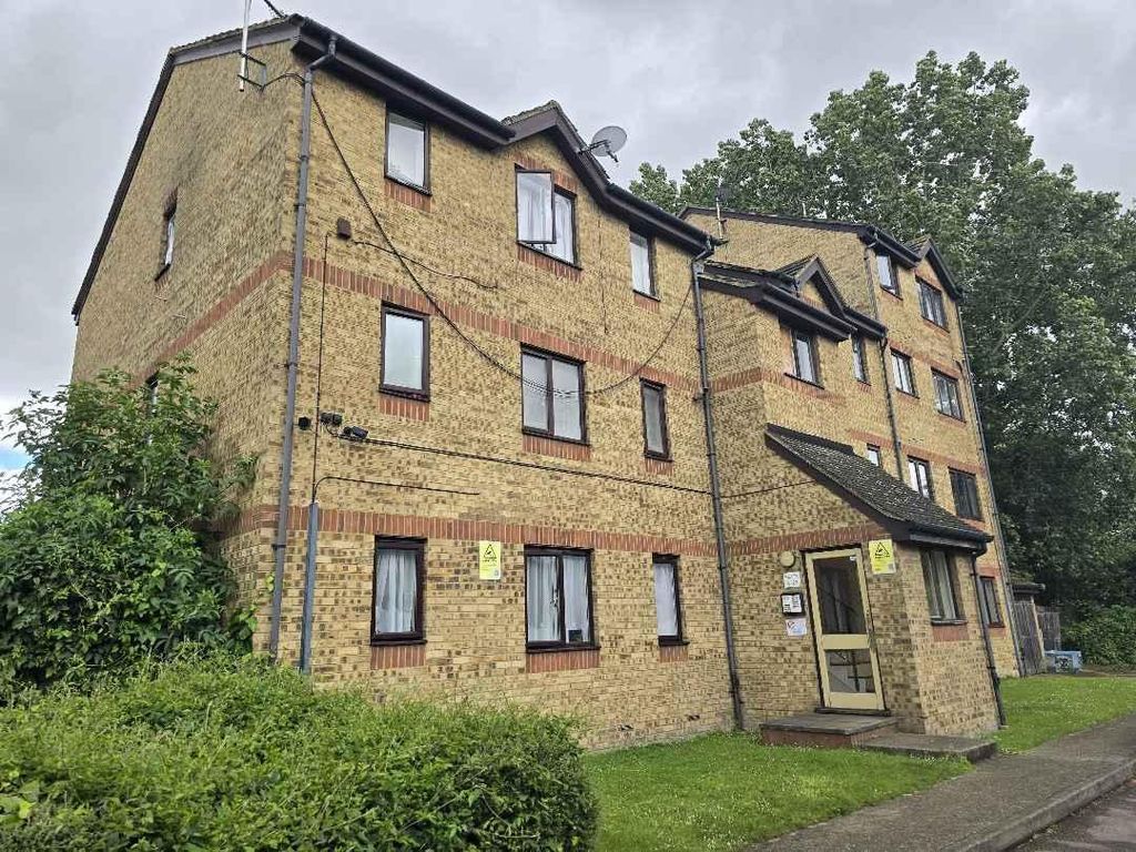 Property photo 1 of 5 External Front.Jpg