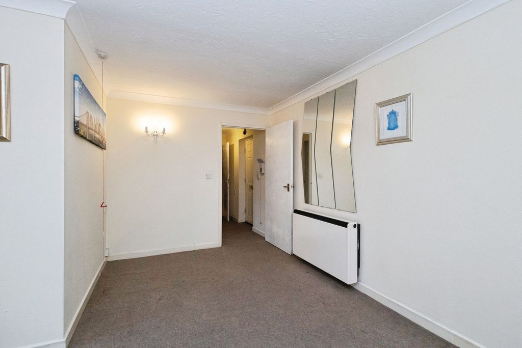 Property photo 3 of 18 Pbox-Img.Jpg