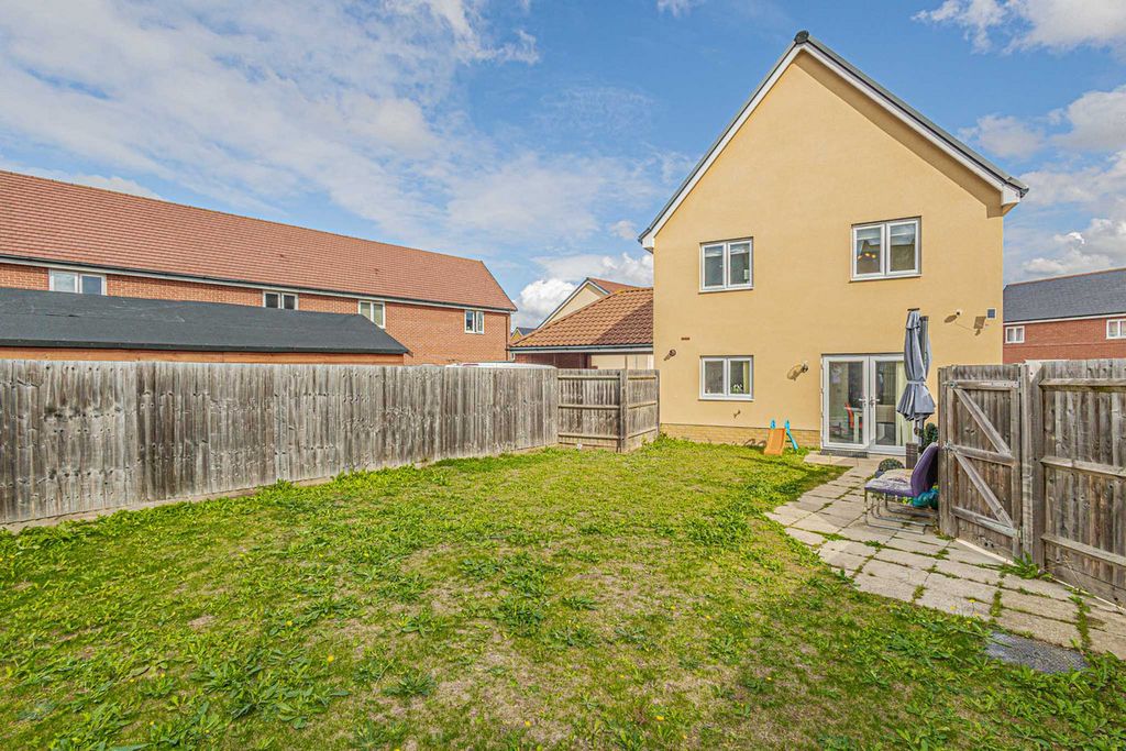 Property photo 2 of 27