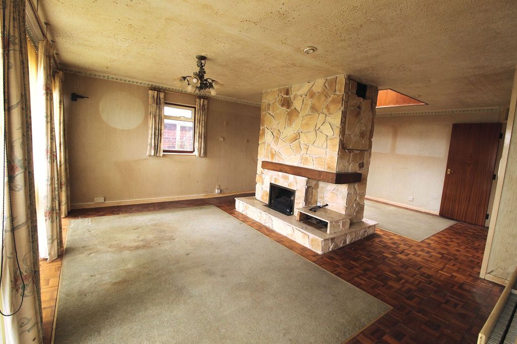 Property photo 3 of 15 Img_10812