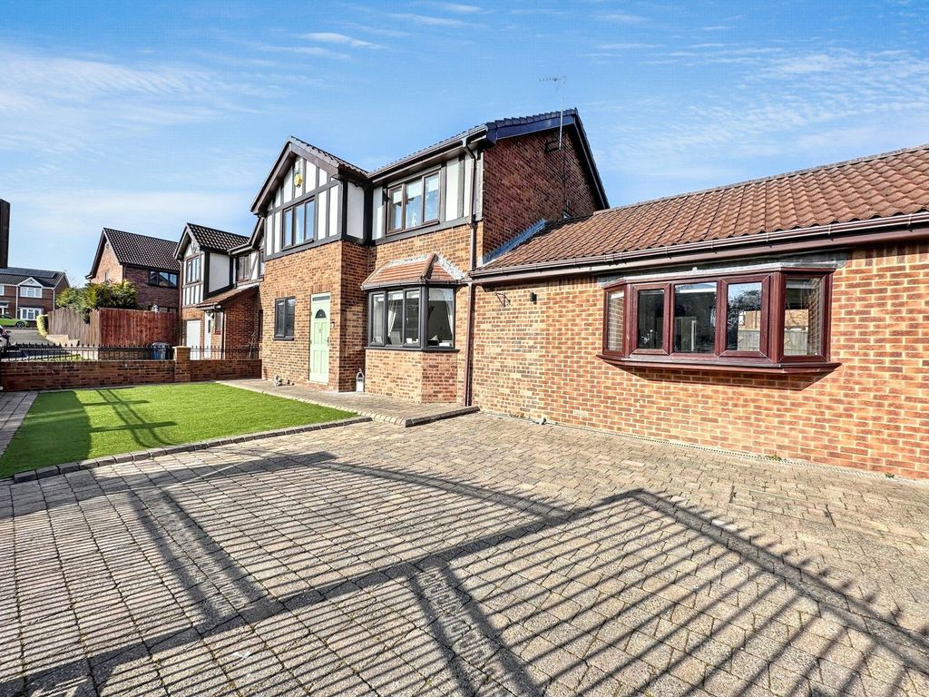 Property photo 1 of 32
