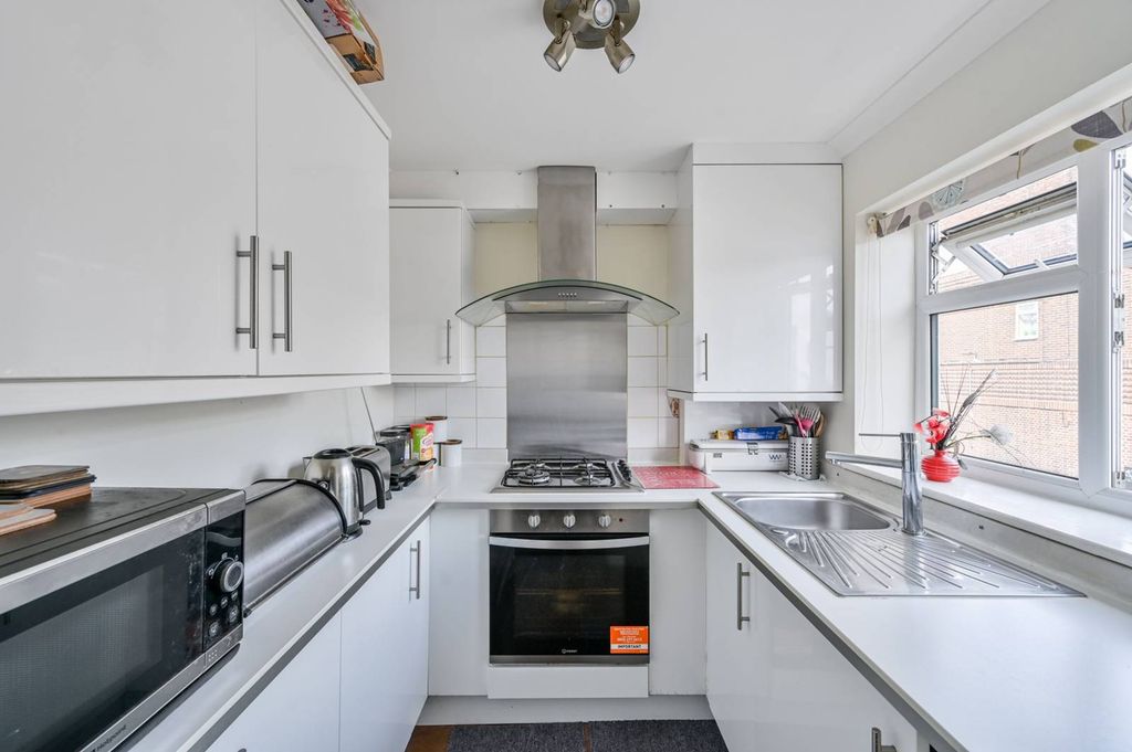Property photo 1 of 5