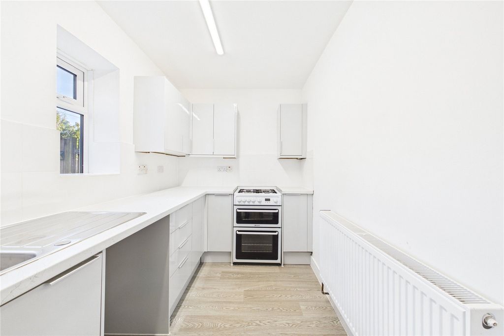 Property photo 2 of 14 Picture No. 18